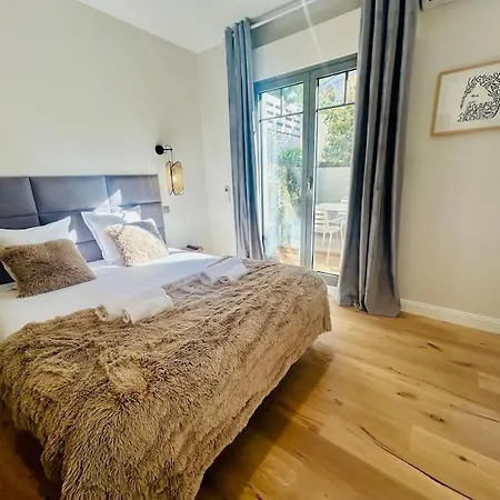 2-4pers 6'piedplage Terrasse Parking Wifi شقة