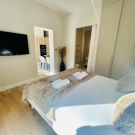 2-4pers 6'piedplage Terrasse Parking Wifi Daire *